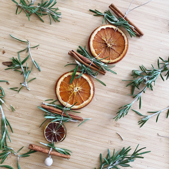 Eco-Friendly Citrus Christmas Garland 